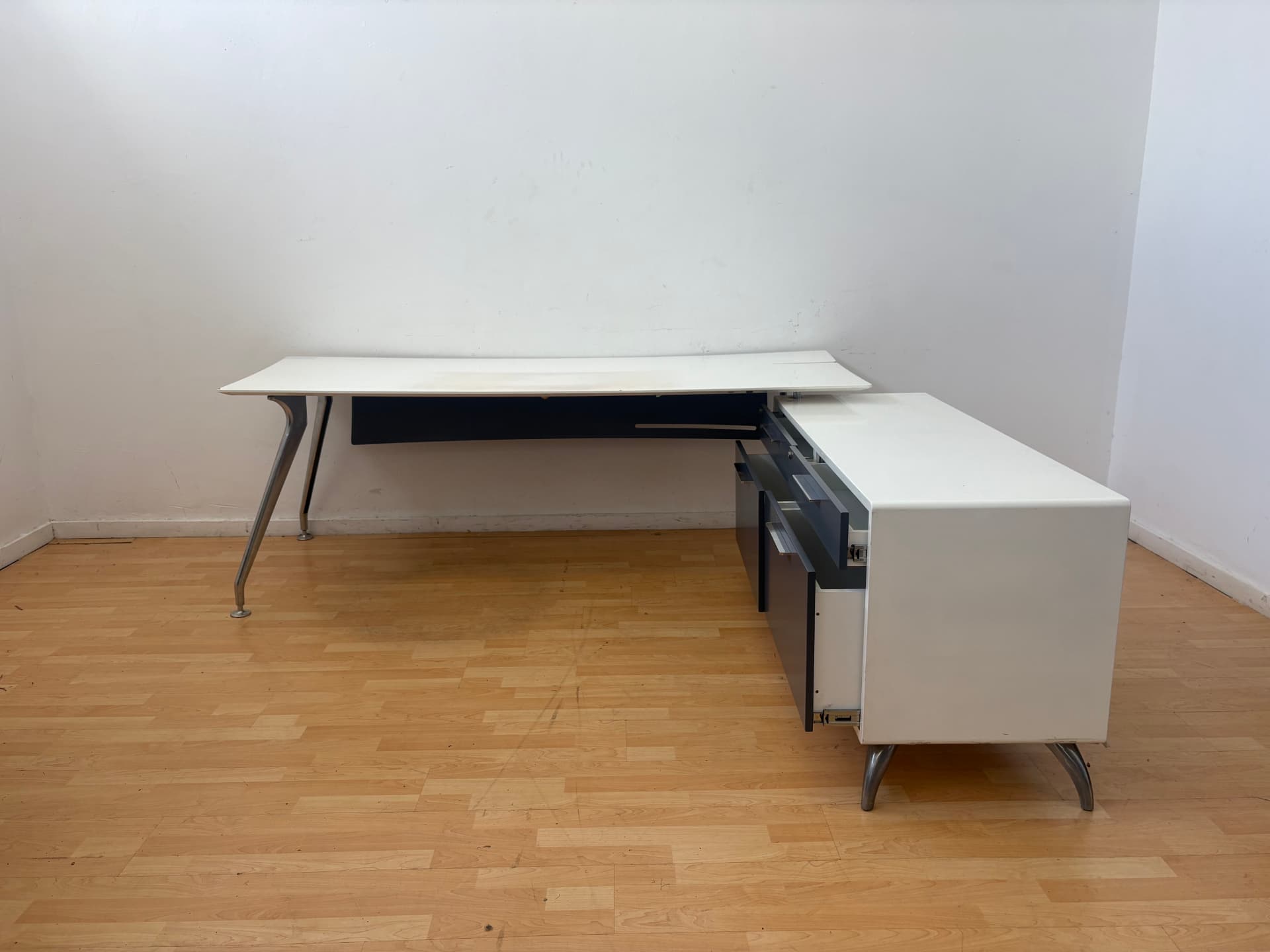 L-shaped Desk with 4 Drawers (White & Grey)